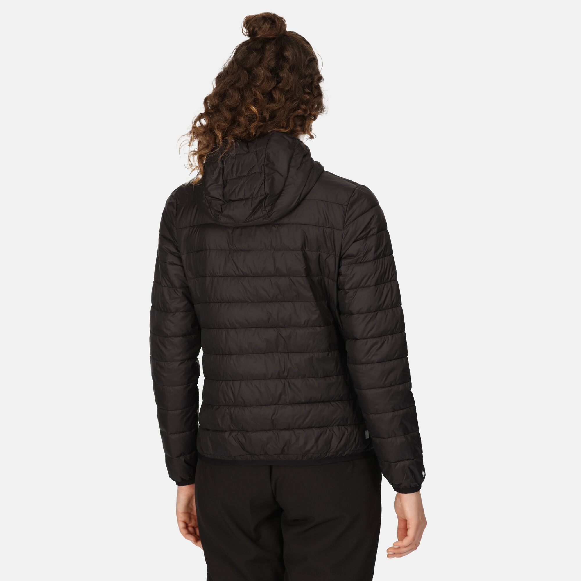 WOMEN-PUFFER-JACKET-01